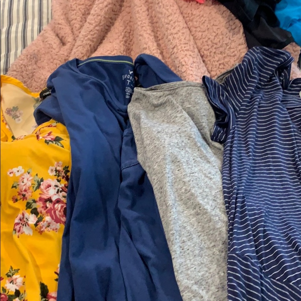 4 shirts all size small